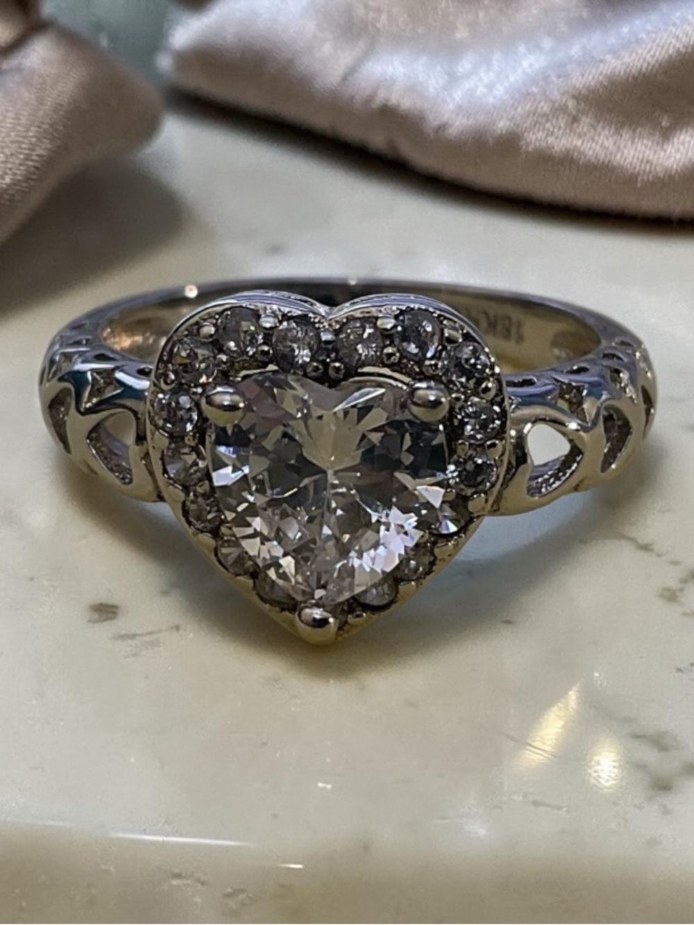 Delicate Heart Halo Gemstone w/Silver Filigree-style Heart-shape Band Ring Sz6.5